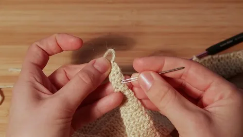 Slip stitch mini scarf pattern with a ribbed finish — photo 5