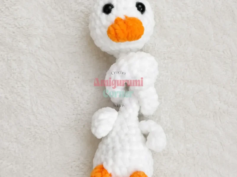Tie-Neck Goose Amigurumi Worked in One Piece