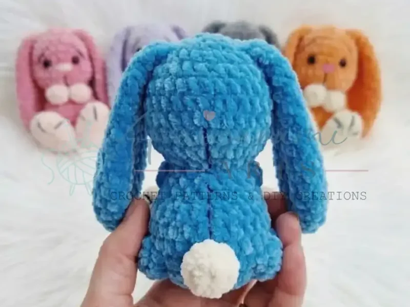 A velvet bunny amigurumi pattern for an 11 cm rabbit